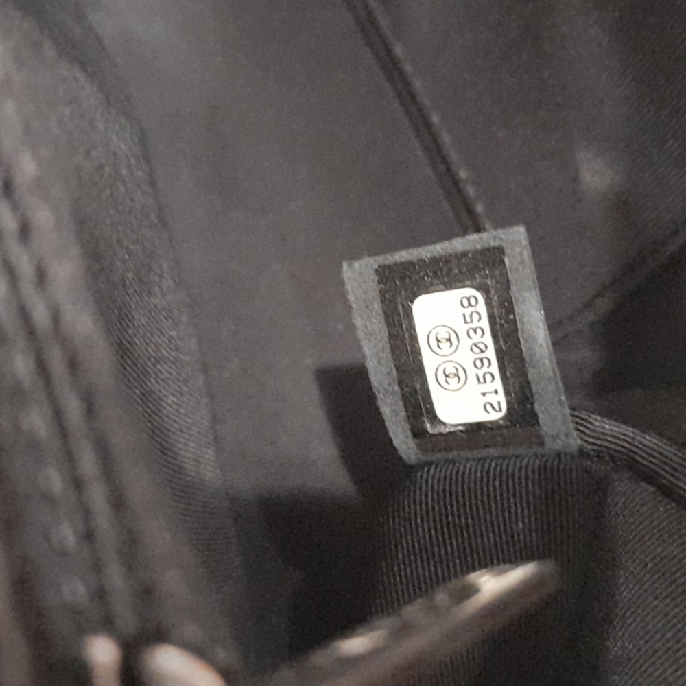 Authentic Chanel Boy Bag Crossbody in Black - Picture 11 of 15